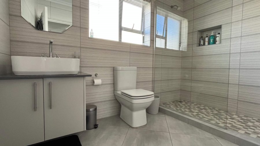 2 Bedroom Property for Sale in Reebok Western Cape